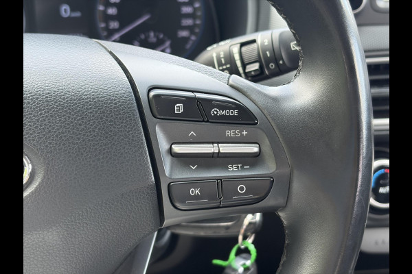 Hyundai Kona 1.0T Essence 2e Eigenaar,Trekhaak,Camera,Carplay,Navi,Clima,Cruise,6 Bak,N.A.P,120pk,Lm velgen,Rijstrooksensor,Pdc,Apk tot 03-2027