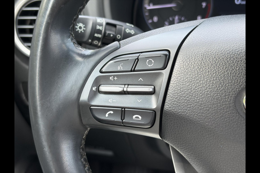 Hyundai Kona 1.0T Essence 2e Eigenaar,Trekhaak,Camera,Carplay,Navi,Clima,Cruise,6 Bak,N.A.P,120pk,Lm velgen,Rijstrooksensor,Pdc,Apk tot 03-2027