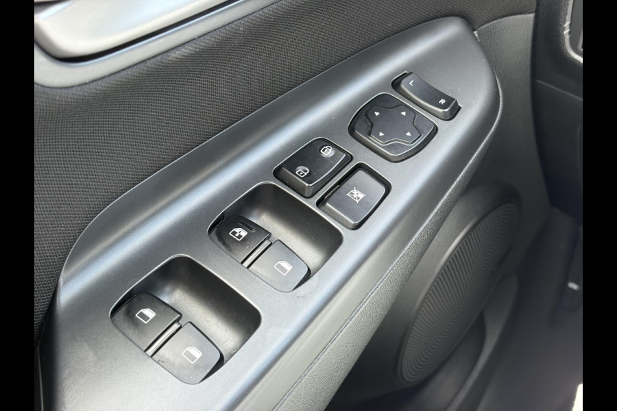 Hyundai Kona 1.0T Essence 2e Eigenaar,Trekhaak,Camera,Carplay,Navi,Clima,Cruise,6 Bak,N.A.P,120pk,Lm velgen,Rijstrooksensor,Pdc,Apk tot 03-2027