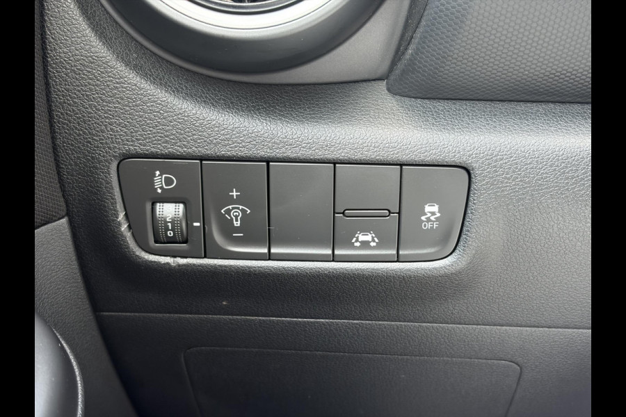 Hyundai Kona 1.0T Essence 2e Eigenaar,Trekhaak,Camera,Carplay,Navi,Clima,Cruise,6 Bak,N.A.P,120pk,Lm velgen,Rijstrooksensor,Pdc,Apk tot 03-2027