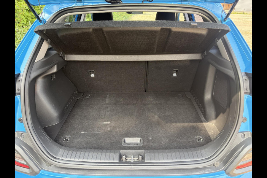 Hyundai Kona 1.0T Essence 2e Eigenaar,Trekhaak,Camera,Carplay,Navi,Clima,Cruise,6 Bak,N.A.P,120pk,Lm velgen,Rijstrooksensor,Pdc,Apk tot 03-2027