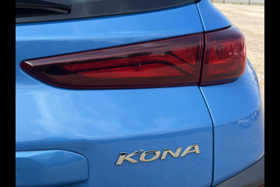 Hyundai Kona 1.0T Essence 2e Eigenaar,Trekhaak,Camera,Carplay,Navi,Clima,Cruise,6 Bak,N.A.P,120pk,Lm velgen,Rijstrooksensor,Pdc,Apk tot 03-2027
