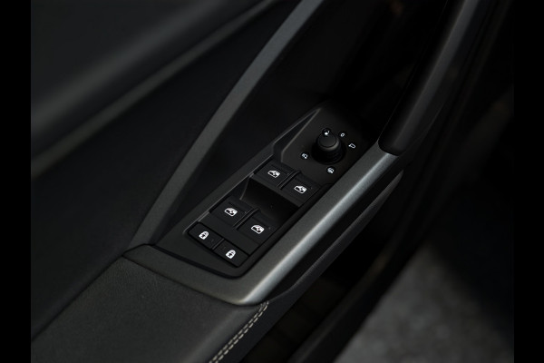Audi Q3 Sportback 35 TFSI 3x S Line Pano | Keyless | Trekhaak | Matrix | Camera | Leder