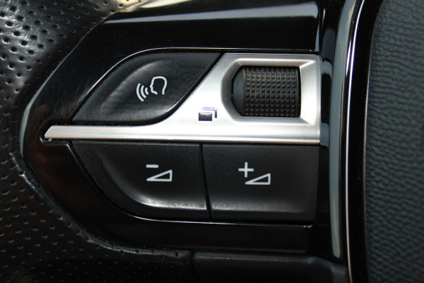 Peugeot e-208 EV GT Première 1 fase 50 kWh ELEKTRISCH ! Zeer nette en goed onderhouden wagen ! Autm.airco, dodehoek assistent, cruise control, metallic lak, LM wielen, navigatie, telefoon voorb., USB, digitaal dashb., LED verl. etc