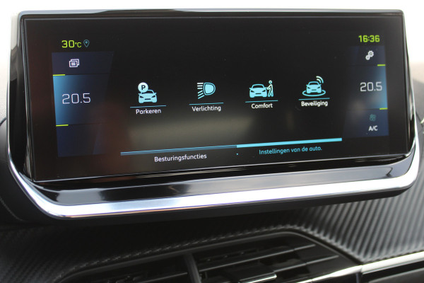 Peugeot e-208 EV GT Première 1 fase 50 kWh ELEKTRISCH ! Zeer nette en goed onderhouden wagen ! Autm.airco, dodehoek assistent, cruise control, metallic lak, LM wielen, navigatie, telefoon voorb., USB, digitaal dashb., LED verl. etc