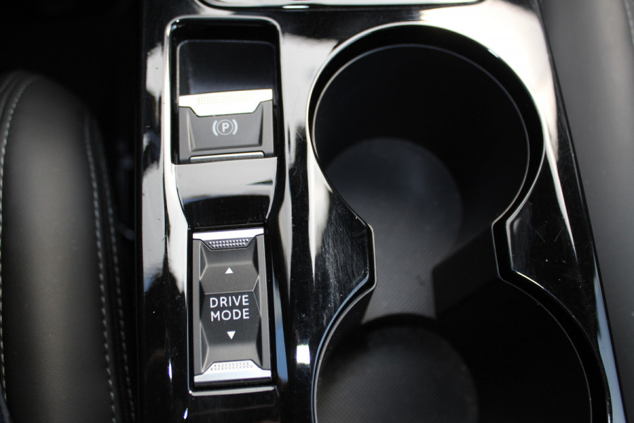 Peugeot e-208 EV GT Première 1 fase 50 kWh ELEKTRISCH ! Zeer nette en goed onderhouden wagen ! Autm.airco, dodehoek assistent, cruise control, metallic lak, LM wielen, navigatie, telefoon voorb., USB, digitaal dashb., LED verl. etc