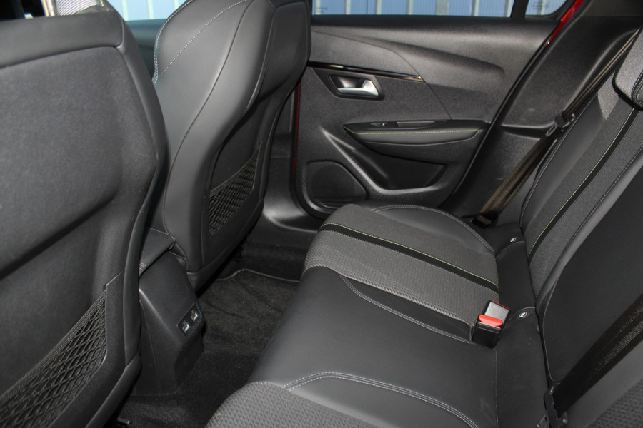 Peugeot e-208 EV GT Première 1 fase 50 kWh ELEKTRISCH ! Zeer nette en goed onderhouden wagen ! Autm.airco, dodehoek assistent, cruise control, metallic lak, LM wielen, navigatie, telefoon voorb., USB, digitaal dashb., LED verl. etc