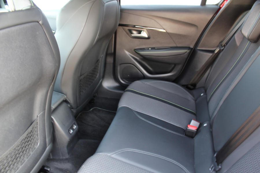 Peugeot e-208 EV GT Première 1 fase 50 kWh ELEKTRISCH ! Zeer nette en goed onderhouden wagen ! Autm.airco, dodehoek assistent, cruise control, metallic lak, LM wielen, navigatie, telefoon voorb., USB, digitaal dashb., LED verl. etc
