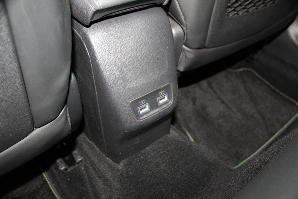Peugeot e-208 EV GT Première 1 fase 50 kWh ELEKTRISCH ! Zeer nette en goed onderhouden wagen ! Autm.airco, dodehoek assistent, cruise control, metallic lak, LM wielen, navigatie, telefoon voorb., USB, digitaal dashb., LED verl. etc