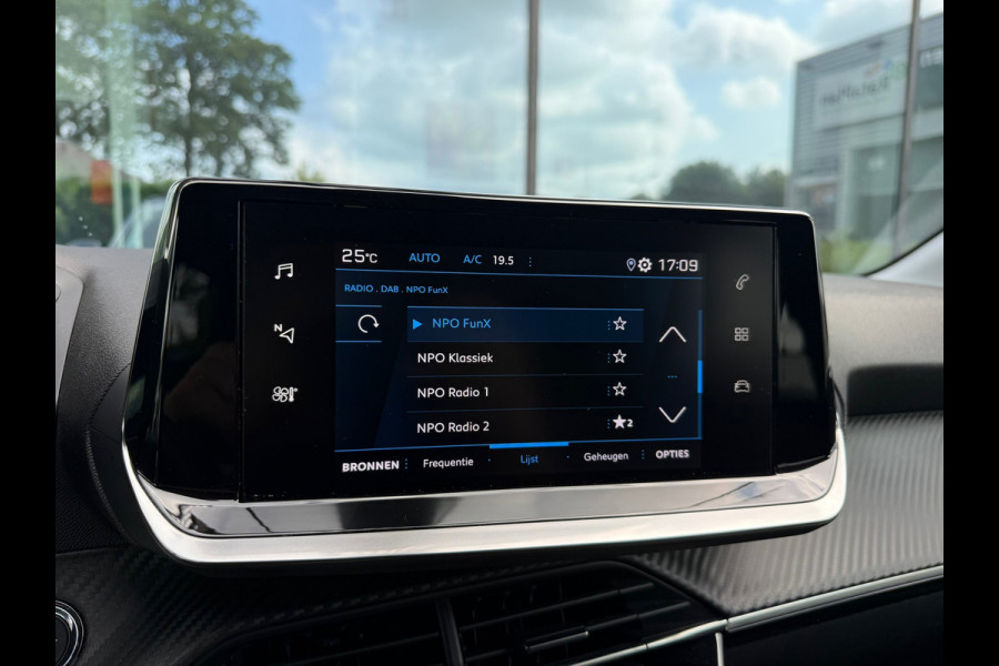 Peugeot 208 1.2 PureTech Allure Pack - Navi - Climate - Parkeerhulp - Org.NL