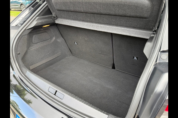 Peugeot 208 1.2 PureTech Allure Pack - Navi - Climate - Parkeerhulp - Org.NL