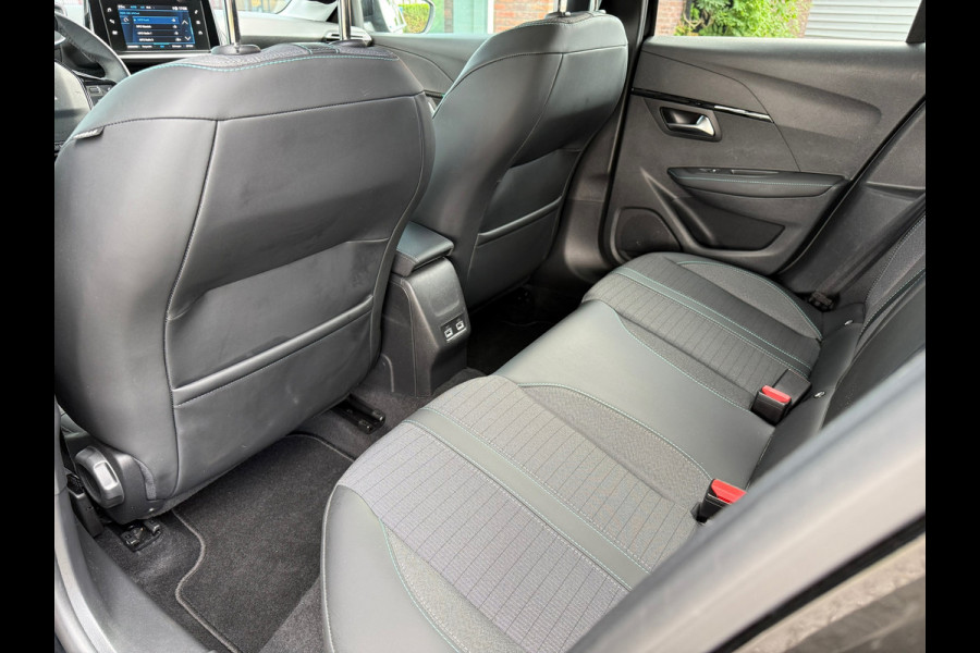 Peugeot 208 1.2 PureTech Allure Pack - Navi - Climate - Parkeerhulp - Org.NL