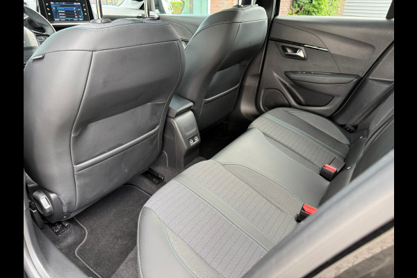 Peugeot 208 1.2 PureTech Allure Pack - Navi - Climate - Parkeerhulp - Org.NL