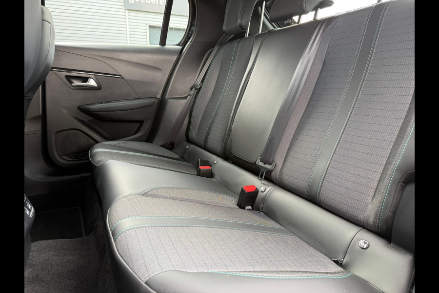 Peugeot 208 1.2 PureTech Allure Pack - Navi - Climate - Parkeerhulp - Org.NL