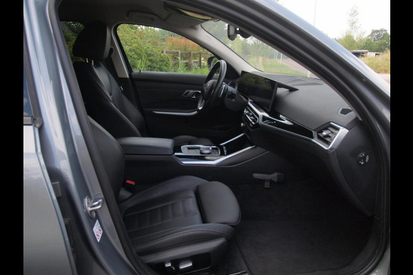 BMW 3 Serie Touring 320e | Camera | Trekhaak | Sfeerverlichting | Stoelmemory | Cruise Control |