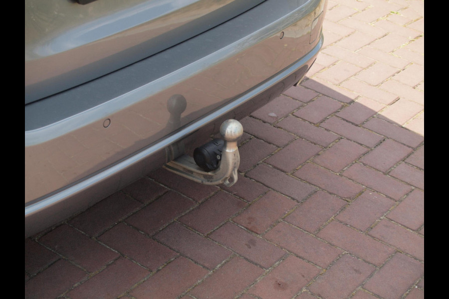 BMW 3 Serie Touring 320e | Camera | Trekhaak | Sfeerverlichting | Stoelmemory | Cruise Control |