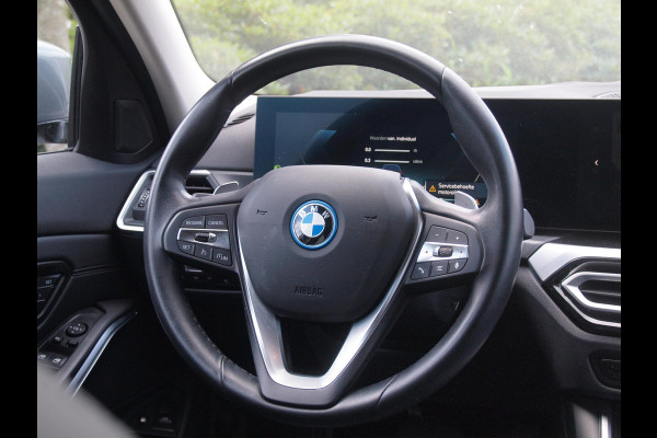 BMW 3 Serie Touring 320e | Camera | Trekhaak | Sfeerverlichting | Stoelmemory | Cruise Control |