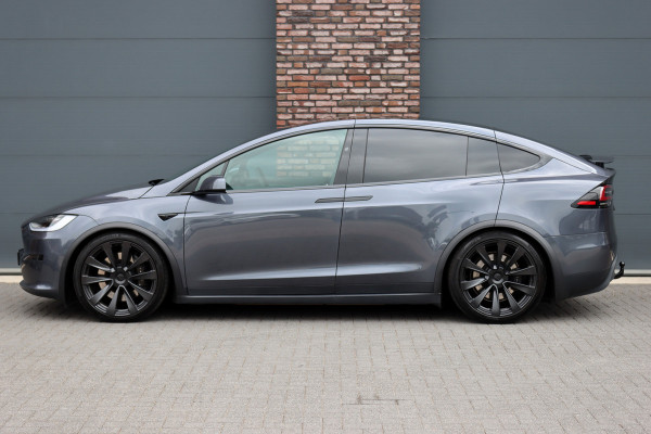 Tesla Model X Plaid AWD 6p. 100kWh | 1020pk | 71.500,- ex BTW | Luchtvering | Autopilot | Carbon | Trekhaak | Stoelventilatie | Leder | Sterrenhemel | Display Achter | Verwarmd Stuurwiel |