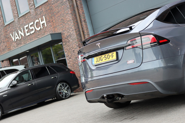 Tesla Model X Plaid AWD 6p. 100kWh | 1020pk | 71.500,- ex BTW | Luchtvering | Autopilot | Carbon | Trekhaak | Stoelventilatie | Leder | Sterrenhemel | Display Achter | Verwarmd Stuurwiel |