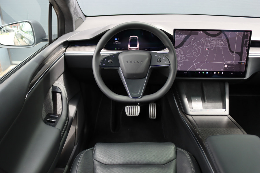 Tesla Model X Plaid AWD 6p. 100kWh | 1020pk | 71.500,- ex BTW | Luchtvering | Autopilot | Carbon | Trekhaak | Stoelventilatie | Leder | Sterrenhemel | Display Achter | Verwarmd Stuurwiel |