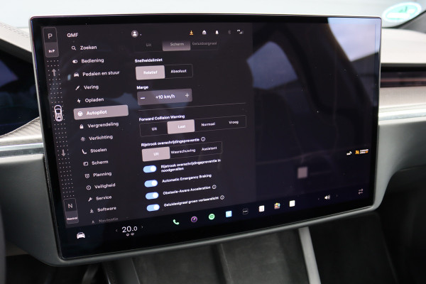 Tesla Model X Plaid AWD 6p. 100kWh | 1020pk | 71.500,- ex BTW | Luchtvering | Autopilot | Carbon | Trekhaak | Stoelventilatie | Leder | Sterrenhemel | Display Achter | Verwarmd Stuurwiel |