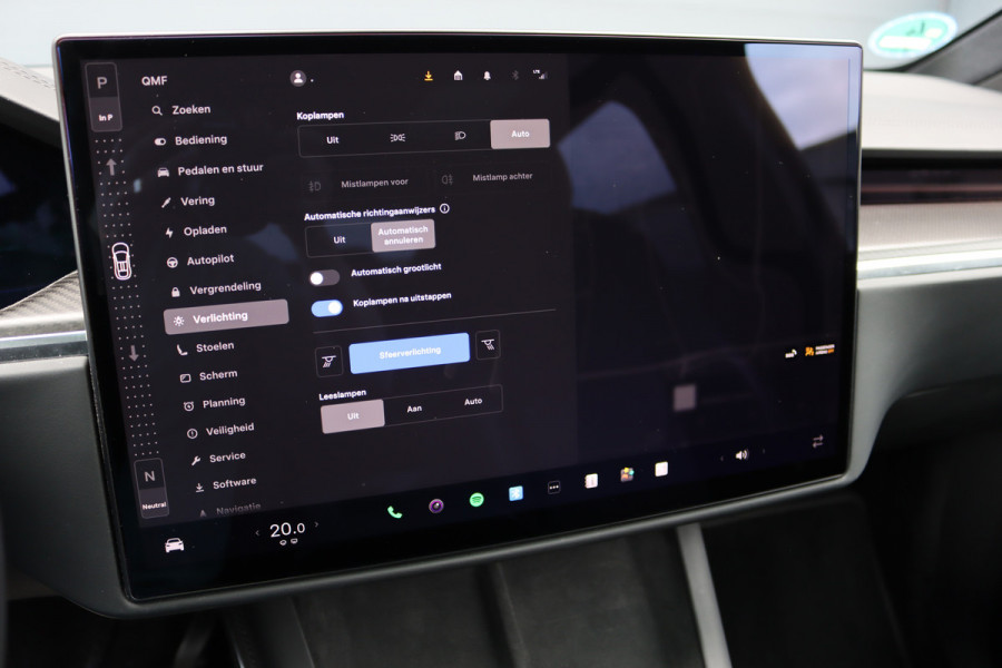 Tesla Model X Plaid AWD 6p. 100kWh | 1020pk | 71.500,- ex BTW | Luchtvering | Autopilot | Carbon | Trekhaak | Stoelventilatie | Leder | Sterrenhemel | Display Achter | Verwarmd Stuurwiel |