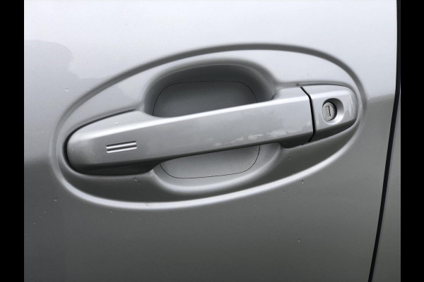 Toyota Yaris 1.5 Hybrid Executive | Trekhaak, Navigatie, Panoramadak, Leer/Alcantara, Armsteun, 16inch, Keyless, Meest Luxe!