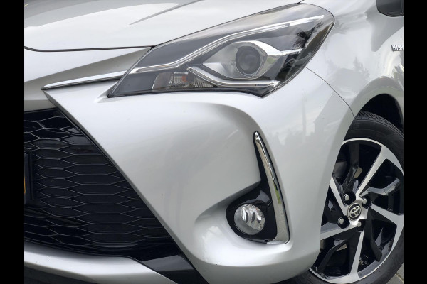 Toyota Yaris 1.5 Hybrid Executive | Trekhaak, Navigatie, Panoramadak, Leer/Alcantara, Armsteun, 16inch, Keyless, Meest Luxe!