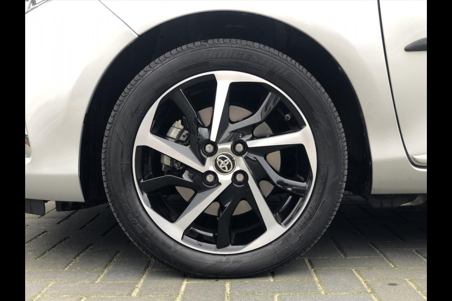 Toyota Yaris 1.5 Hybrid Executive | Trekhaak, Navigatie, Panoramadak, Leer/Alcantara, Armsteun, 16inch, Keyless, Meest Luxe!
