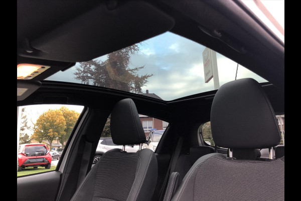 Toyota Yaris 1.5 Hybrid Executive | Trekhaak, Navigatie, Panoramadak, Leer/Alcantara, Armsteun, 16inch, Keyless, Meest Luxe!