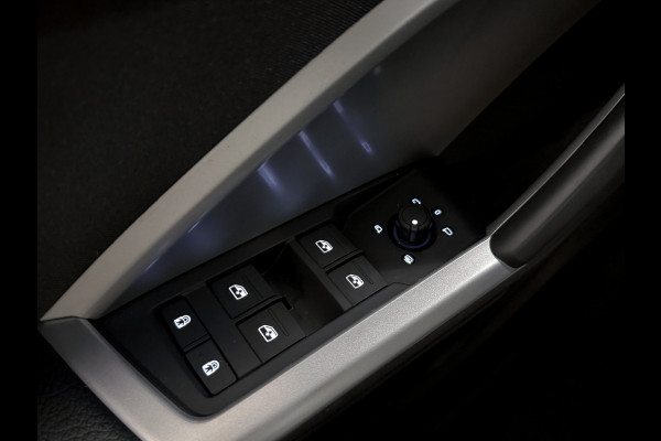 Audi Q3 Sportback 35 TFSI S-Line Stuurverwarming|Trekhaak|Keyless|360camera|Panorama|ACC|Dodehoekassist|