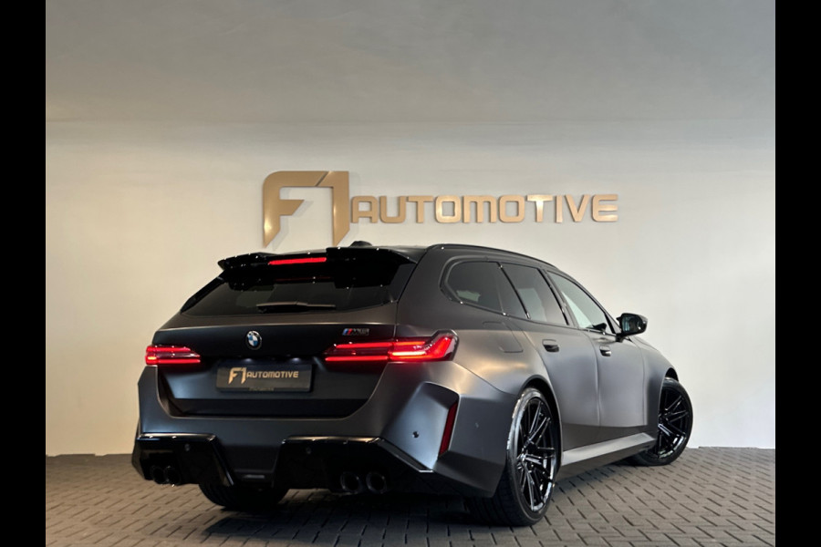 BMW 5 Serie Touring M5 Pano|Keramisch|B&W|HuD|Carbon|M Drivers