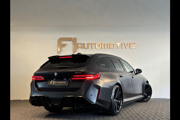 BMW 5 Serie Touring M5 Pano|Keramisch|B&W|HuD|Carbon|M Drivers