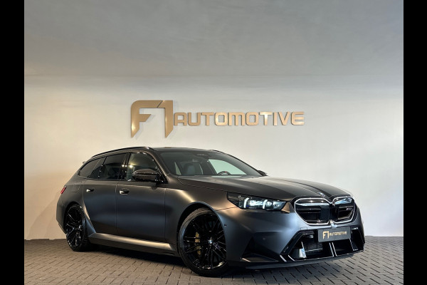 BMW 5 Serie Touring M5 Pano|Keramisch|B&W|HuD|Carbon|M Drivers