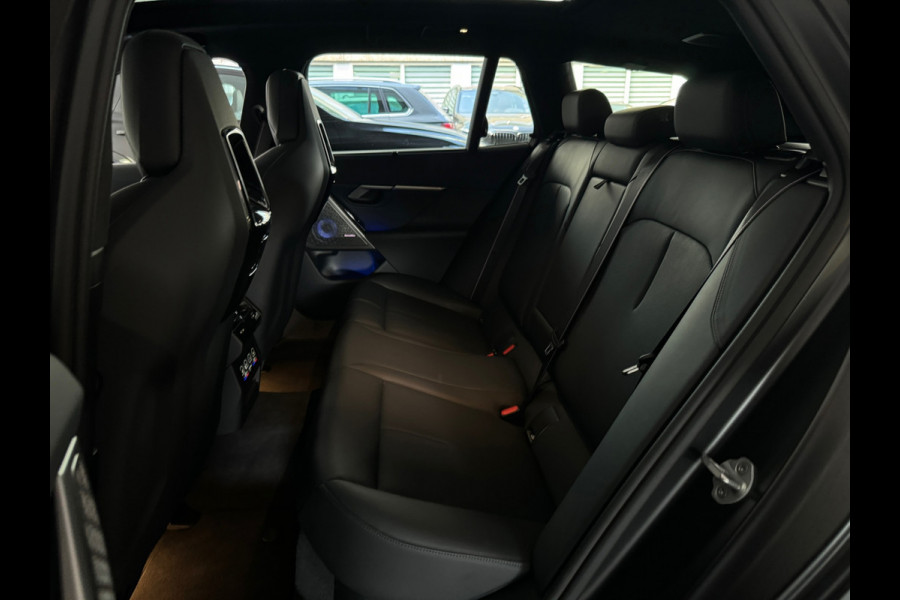 BMW 5 Serie Touring M5 Pano|Keramisch|B&W|HuD|Carbon|M Drivers