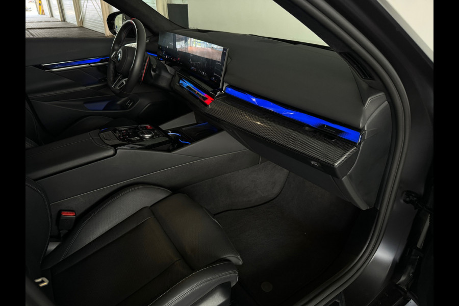 BMW 5 Serie Touring M5 Pano|Keramisch|B&W|HuD|Carbon|M Drivers