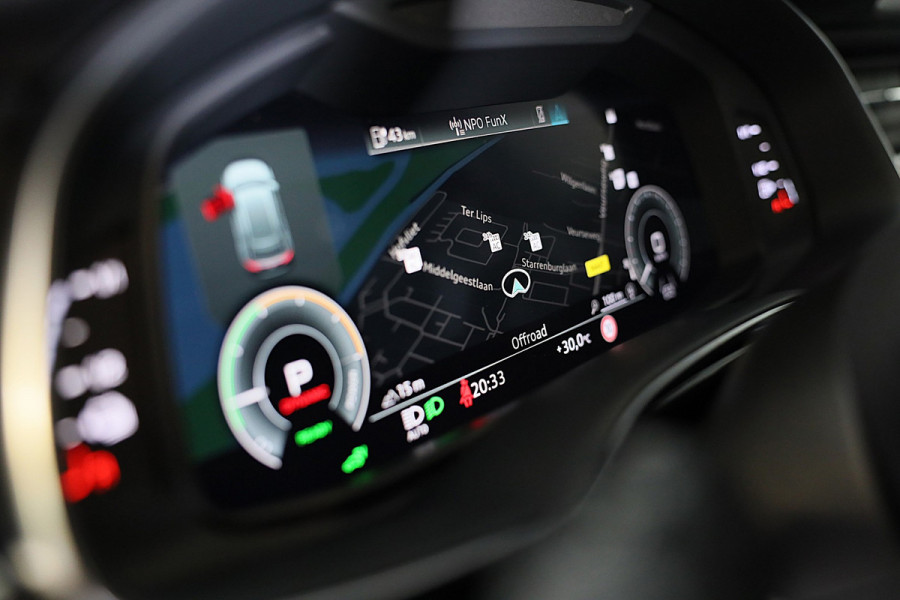 Audi Q8 60 TFSI e Quattro RSQ8 Look / Luchtvering / Acc / Lane Assist / Head Up / Camera / B & O / Memory / Open Pano / Matrix