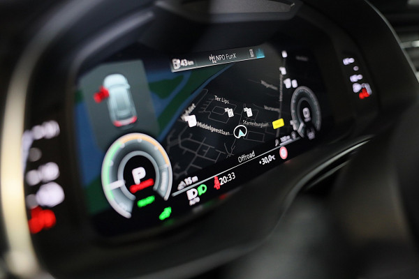 Audi Q8 60 TFSI e Quattro RSQ8 Look / Luchtvering / Acc / Lane Assist / Head Up / Camera / B & O / Memory / Open Pano / Matrix