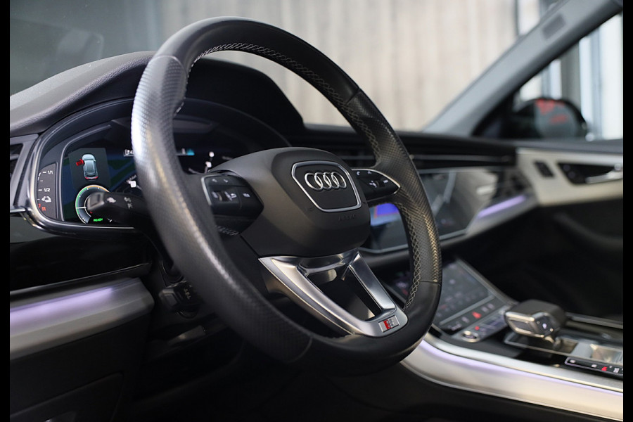 Audi Q8 60 TFSI e Quattro RSQ8 Look / Luchtvering / Acc / Lane Assist / Head Up / Camera / B & O / Memory / Open Pano / Matrix