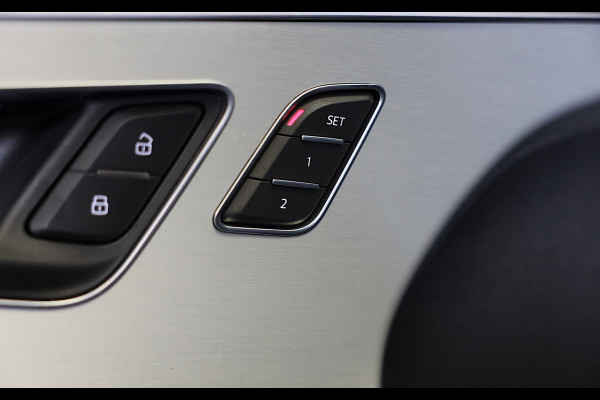 Audi Q8 60 TFSI e Quattro RSQ8 Look / Luchtvering / Acc / Lane Assist / Head Up / Camera / B & O / Memory / Open Pano / Matrix