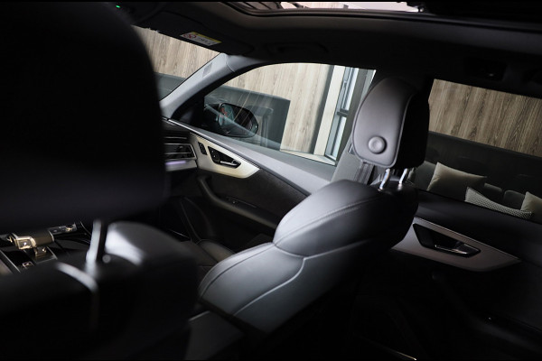 Audi Q8 60 TFSI e Quattro RSQ8 Look / Luchtvering / Acc / Lane Assist / Head Up / Camera / B & O / Memory / Open Pano / Matrix