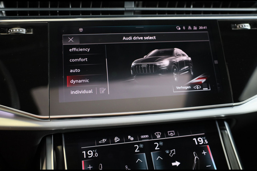 Audi Q8 60 TFSI e Quattro RSQ8 Look / Luchtvering / Acc / Lane Assist / Head Up / Camera / B & O / Memory / Open Pano / Matrix