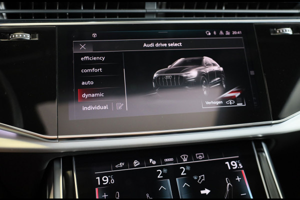 Audi Q8 60 TFSI e Quattro RSQ8 Look / Luchtvering / Acc / Lane Assist / Head Up / Camera / B & O / Memory / Open Pano / Matrix