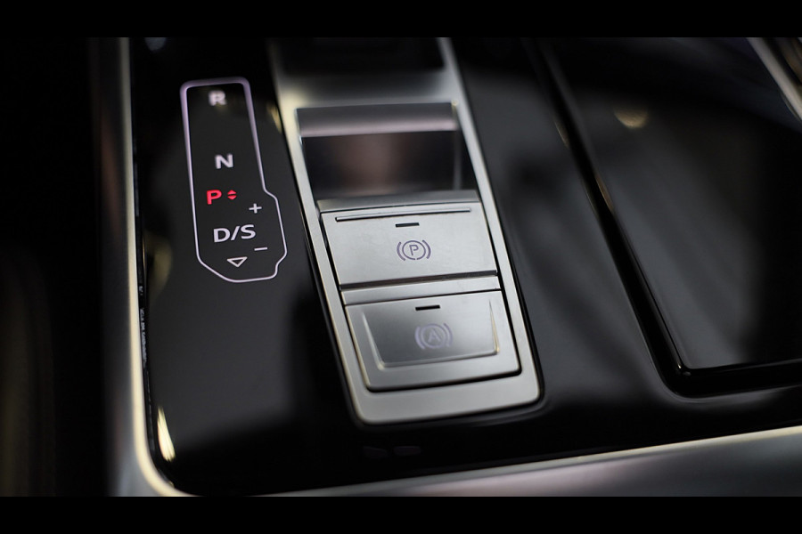 Audi Q8 60 TFSI e Quattro RSQ8 Look / Luchtvering / Acc / Lane Assist / Head Up / Camera / B & O / Memory / Open Pano / Matrix