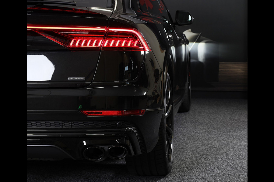 Audi Q8 60 TFSI e Quattro RSQ8 Look / Luchtvering / Acc / Lane Assist / Head Up / Camera / B & O / Memory / Open Pano / Matrix