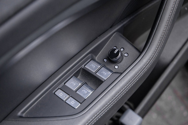 Audi e-tron E-tron 50 Quattro Launch edition plus 71 kWh / Maxton / Pano / S-Line