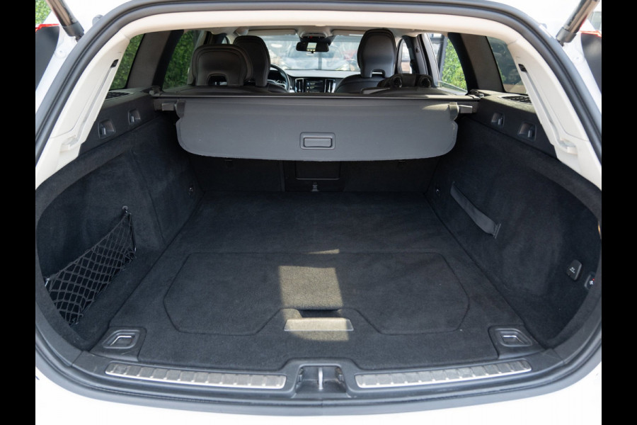 Volvo V60 Cross Country 2.0 T5 AWD Pro