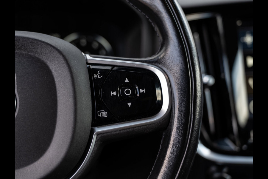 Volvo V60 Cross Country 2.0 T5 AWD Pro