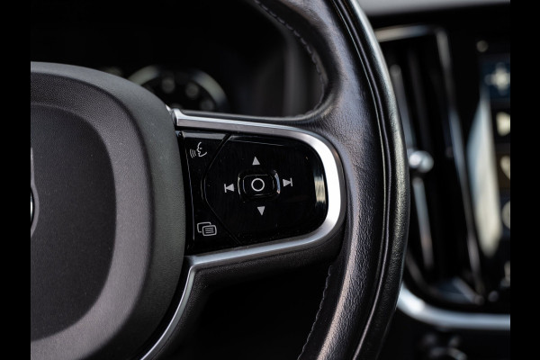 Volvo V60 Cross Country 2.0 T5 AWD Pro
