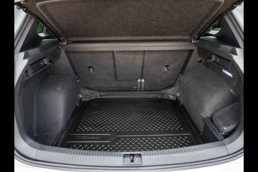 Volkswagen Tiguan 1.5 TSI 150PK DSG R-Line Business+ | Pano | IQ Light | ACC | Camera